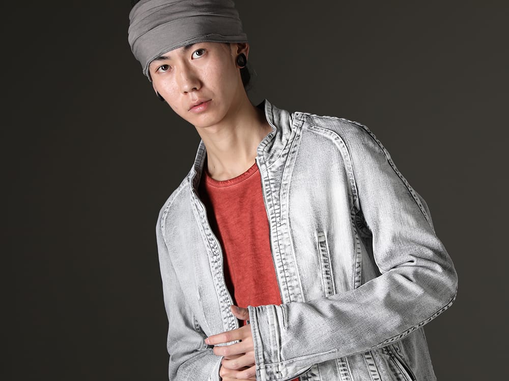 Julius / D.Hygen 2023SS - Seamed jacket with an original finish in bleached black denim 