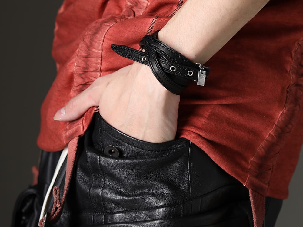 Julius / D.Hygen 2023SS - Seamed jacket with an original finish in bleached black denim 