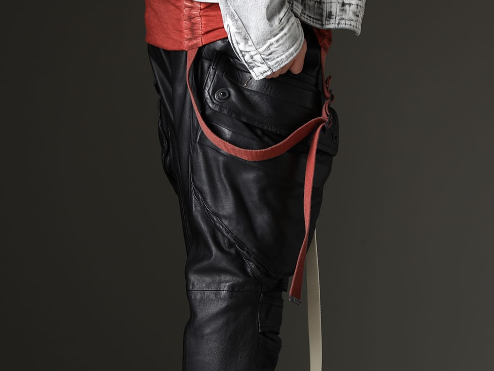 Julius 2023SS The popular gas mask cargo pants made of lamb leather - 819PAM4(Lamb Leather Gas Mask Skinny Pants) - 3-005