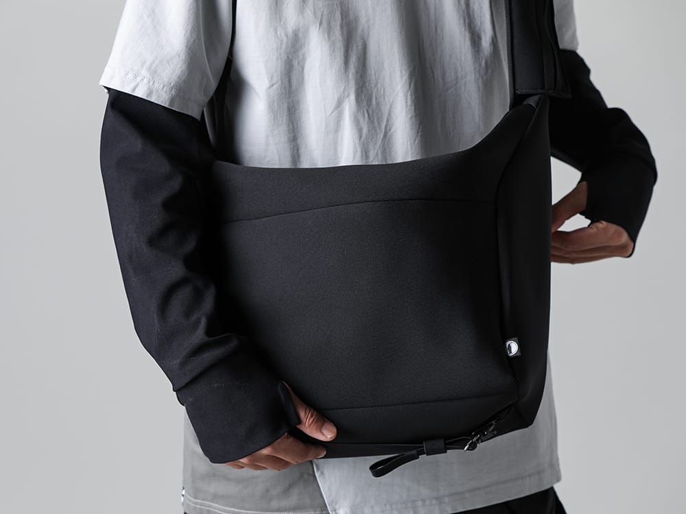 RIPVANWINKLE - リップヴァンウィンクル 2023SS イカラーのドルマンカットソーにポケットがついた新型カットソー2  - RW-547-L.Gray×Shark - ドルマンT ライトグレー × シャーク - RW-501-Black - トレイル L/S ブラック - RW-549 - ボディ バッグ 2-005