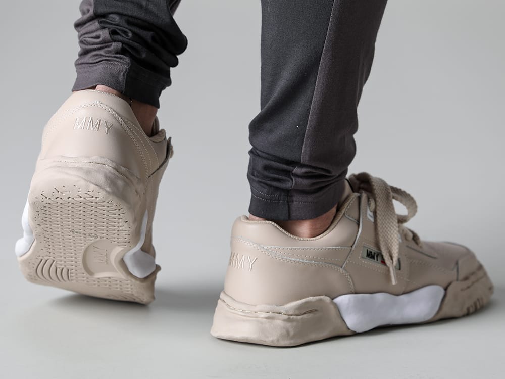 Maison MIHARAYASUHIRO - メゾン ミハラヤスヒロ 2023SS ACRONYM - アクロニウムからミリタリーデザインのナイロンストレッチ素材のショートパンツをセレクト - RW-518-M.Gray × G.Gray - バイカラー レギンス マンガングレー × グラファイトグレー - A08FW702-Beige - パーカー- オリジナル ソール レザー ロートップ スニーカー Beige 3-007