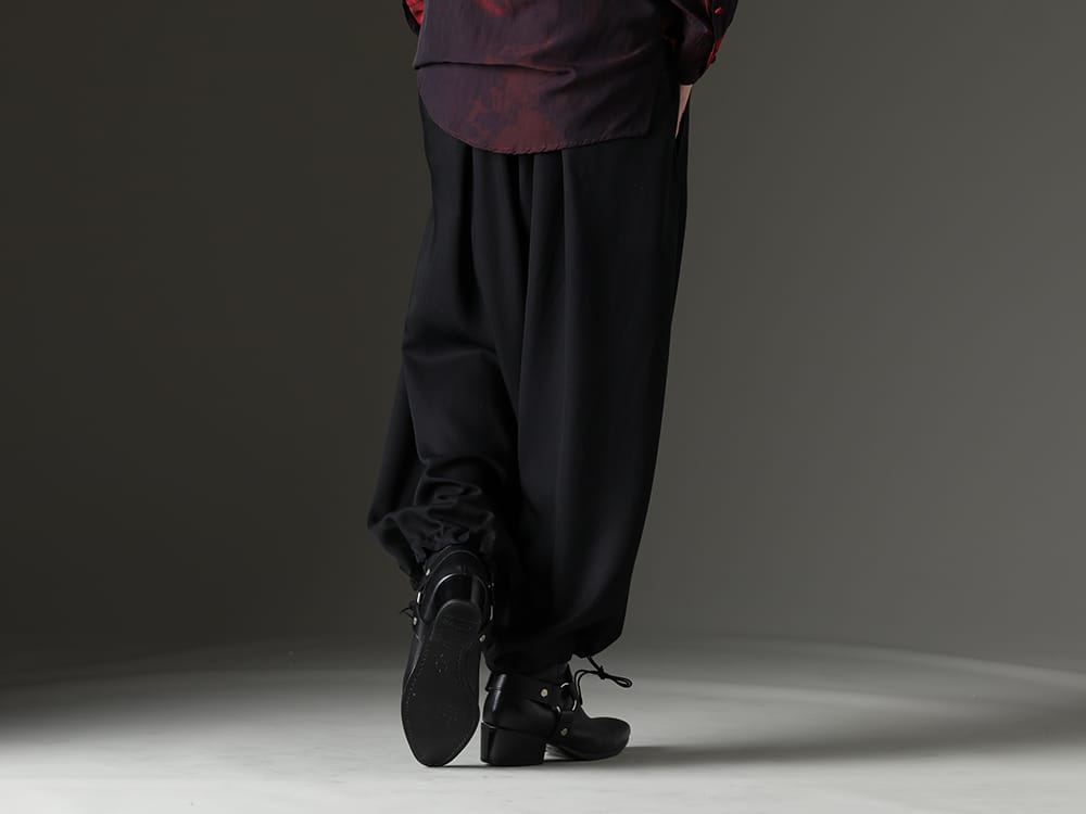 kiryuyrik / GalaabenD 2023SS The kiryuyrik wIde pants have a silhouette that can be changed by arrangement. - KP-HP43-907(Sharring Wide Tuck Slacks) 87115902(Harness Ring Boots) - 3-006