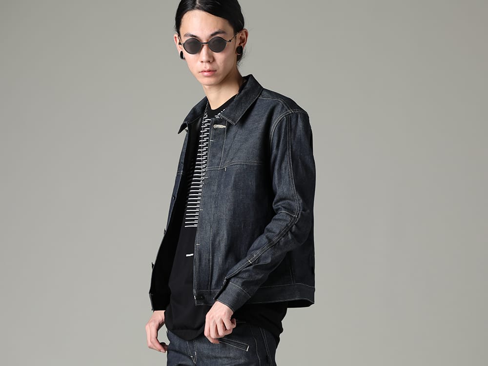 ザ ヴィリディアン / リガーズ / ワークスタッドミュンヘン 2023SS - カジュアルな印象も放ってくれるデニムジャケット - VI-3574-06-Indigo(デニムジャケット インディゴ) 817CPM2(コットン/モダール ジャージ プリント ショートスリーブTシャツ) RG1022TVA-GOLD+BLACK / BLACK(リガーズ 10周年 コラボレーション サングラス ゴールド+ブラック / ブラック) M3940(ネックレス ミックス + キーリング) - 2-001