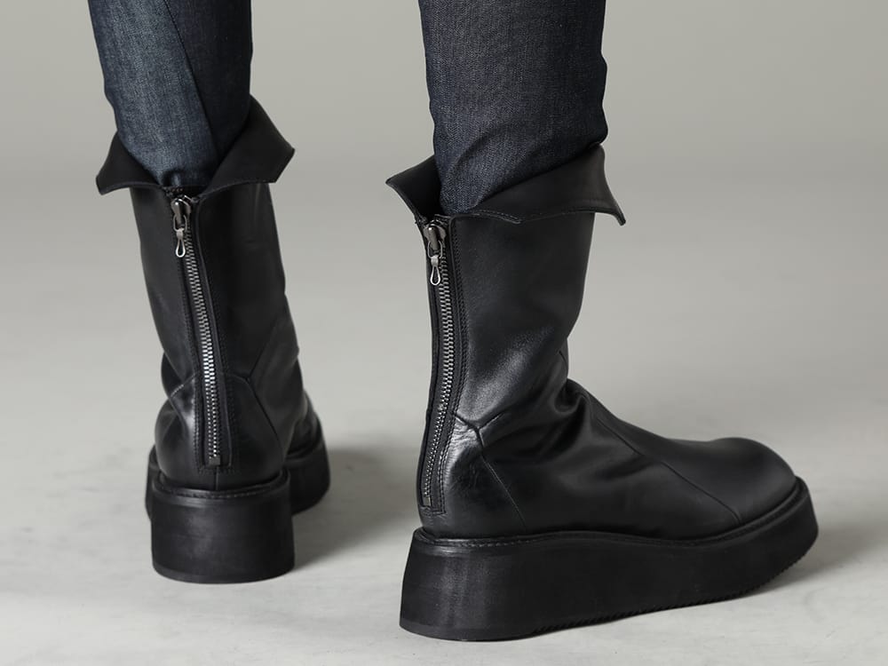 ユリウス 2023SS スリムシルエットのパンツで綺麗目な印象を - 817FWM2(カウレザー アーバンロングブーツ) - 3-007