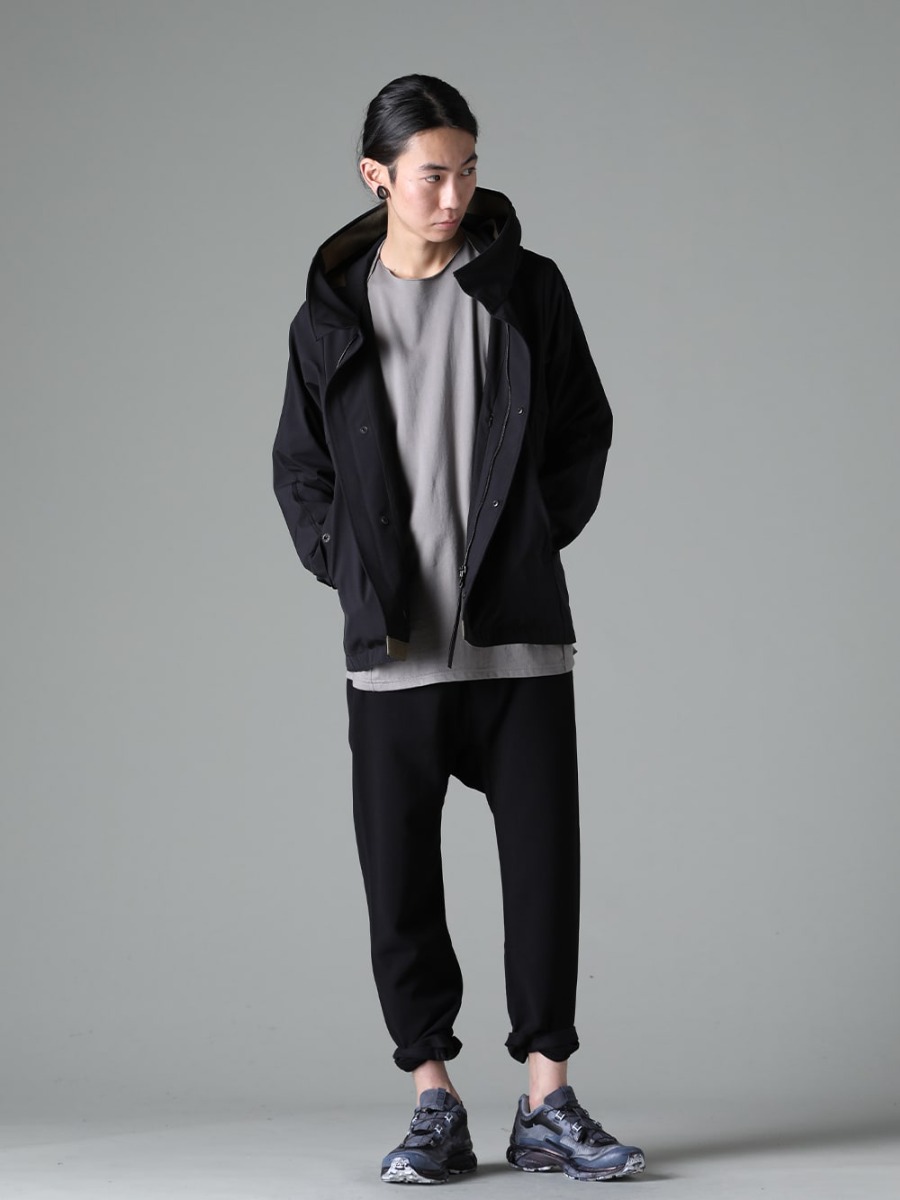 DEVOA Boris Bidjan Saberi 23SS スタイリング アクティブなテイストを活かしたストリートチックなスタイリング - FJK-SDXF FJK-SDXF. Hooded Jacket Schoeller-Dynamic CSC-SSB3-Mud-Gray Printed Long Sleeve Cotton Stretch Jersey Mud Gray PTA-STDS-Black Slim Pants 9oz Stretch Denim Black BAMBA5-11XS-Black-Dye Bamba 5 - 11XS - Black Dye 1-004