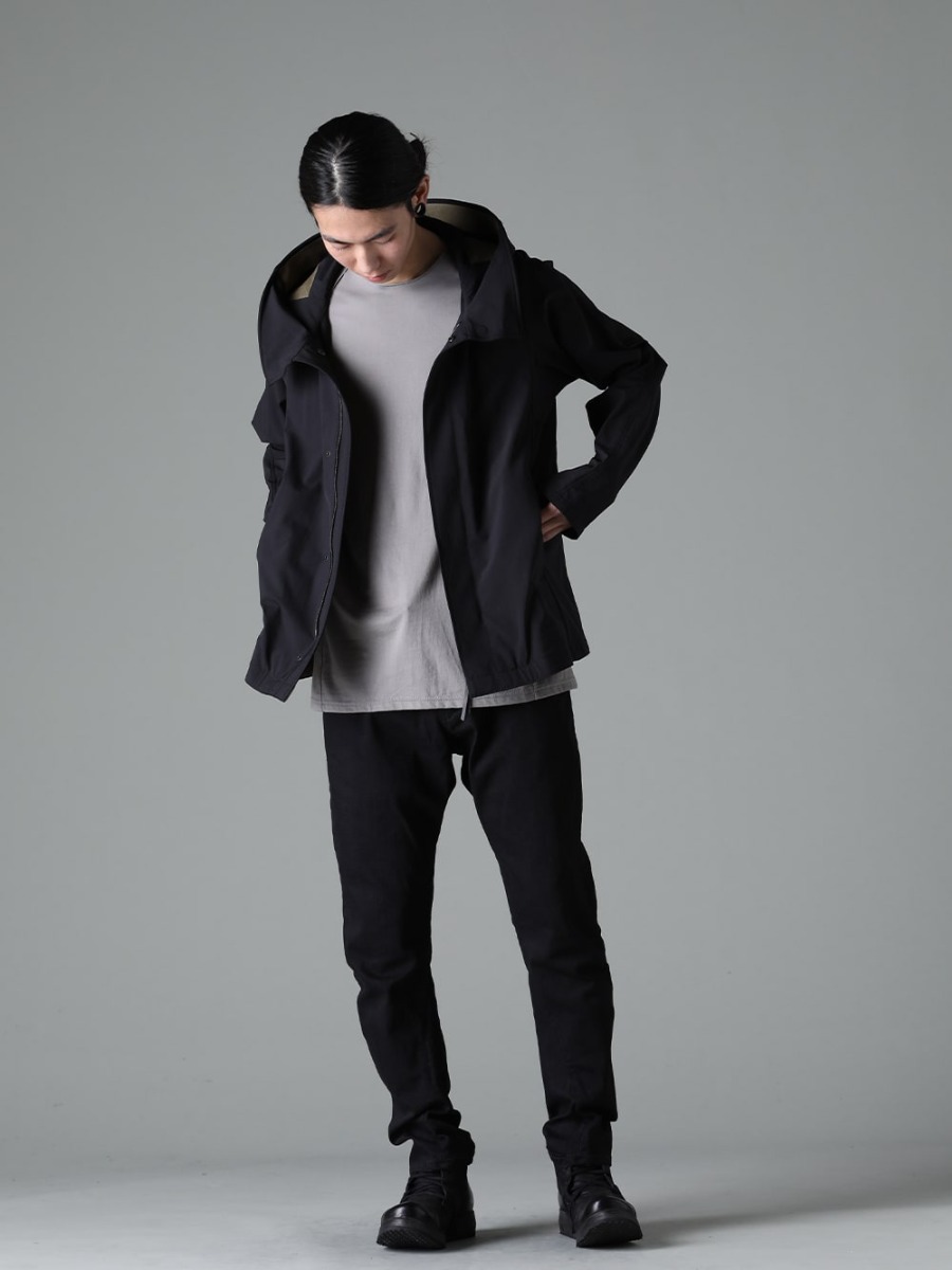 DEVOA Boris Bidjan Saberi 23SS 大きめのフードがデザインの最大のポイント - FJK-SDXF Hooded Jacket Schoeller-Dynamic CSC-SSB3-Mud-Gray Printed Long Sleeve Cotton Stretch Jersey Mud Gray Mud Gray PTA-STDS-Black Slim Pants 9oz Stretch Denim Black BOOT4-LEATHER Boots 4 Leather 4-001