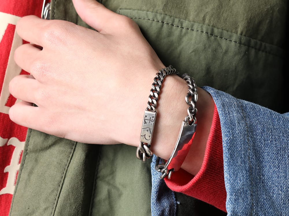 WERKSTATT:MÜNCHEN 2023SS - Vintage-inspired items create cozy vibes - M2481(Bracelet Tag Faith Love Hope) 14M2591(Bracelet Tag) - 2-009