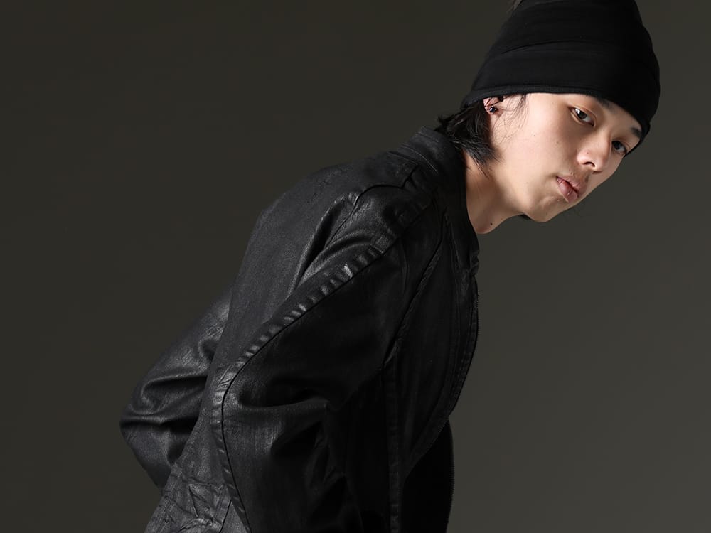 Julius 2023SS - Select drawcord short sleeve T that goes well with seamed jacket - 819BLM2-C(10.5oz 10.5oz Stretch Denim Coating Seamed Jacket) 819ACU3-black(Cotton/Cupro Jersey Hair Band Black) - 2-005