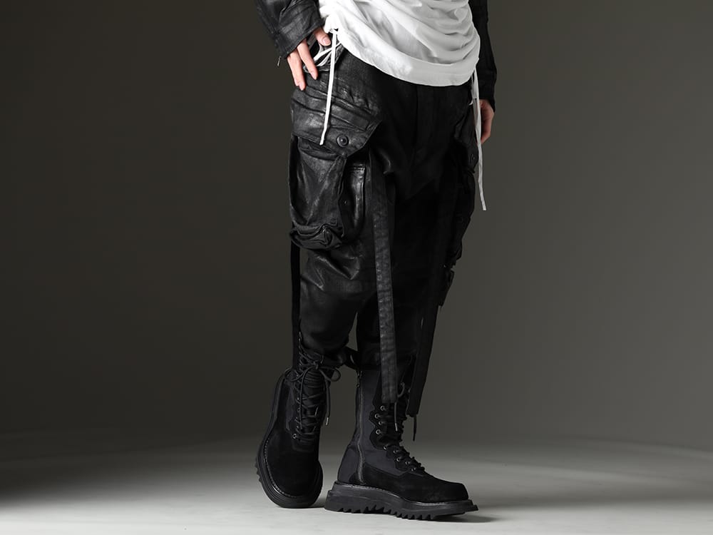 Julius 2023SS The R custom-made pants based on the gas mask pants that were developed at the time of the launch of the permanent line in AW20-21 - 818PAM15-C(The R Limited 10.5oz Stretch Denim Gas Mask Coating Cargo Pants) 807FWM1(Cow Velor Lace Up Combat Boots) - 3-001