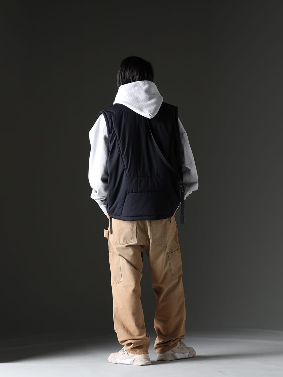 アクロニウム / セントマイケル / ワークスタッドミュンヘン / メゾン ミハラヤスヒロ 2023SS - 温かみのあるフーディー×ベストのカジュアルスタイリング - V91-WS(Insulated Vest) SM-S23-0000-046(MX6 フーディー) M3841(ネックレス メダリオン) SM-S23-0000-061(ダブルニーパンツ) A08FW702-Beige(-パーカー- オリジナル ソール レザー ロートップ スニーカー Beige) - 1-003