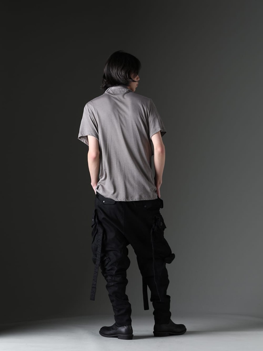JULIUS 2023SS - Enjoy unique modern style even in the hot summer season - 819CUM5-gray(Cotton/Cupro Jersey Drape Neck Short Sleeve T-Shirt Gray) 818PAM15-BK(The R Limited 10.5oz Stretch Denim Gas Mask Cargo Pants) 819FWM1(Cow Leather Zip Seamed Boots) - 1-003