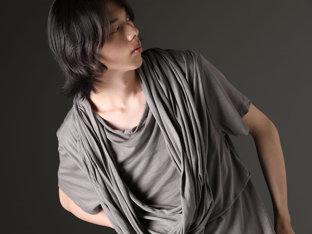 JULIUS 2023SS - Beautiful and practical cotton cupra drape-neck T-shirt - 819CUM5-gray(Cotton/Cupro Jersey Drape Neck Short Sleeve T-Shirt Gray) - 2-004