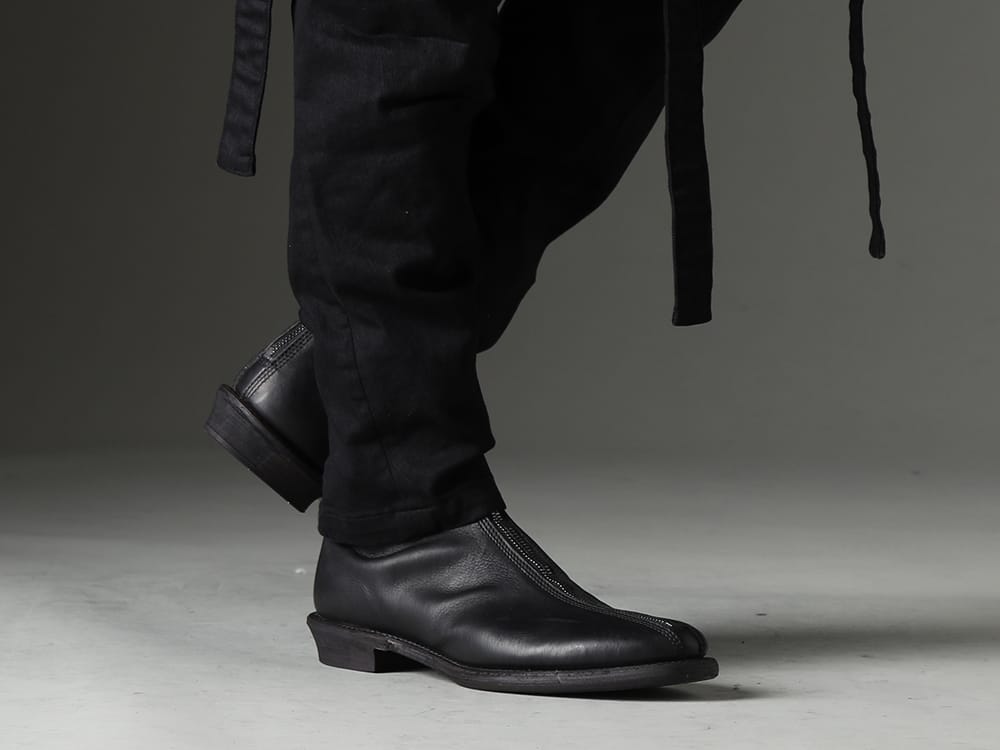 JULIUS 2023SS Cargo pants refined from distinctive design to comfort - 819FWM1(Cow Leather Zip Seamed Boots) - 3-008