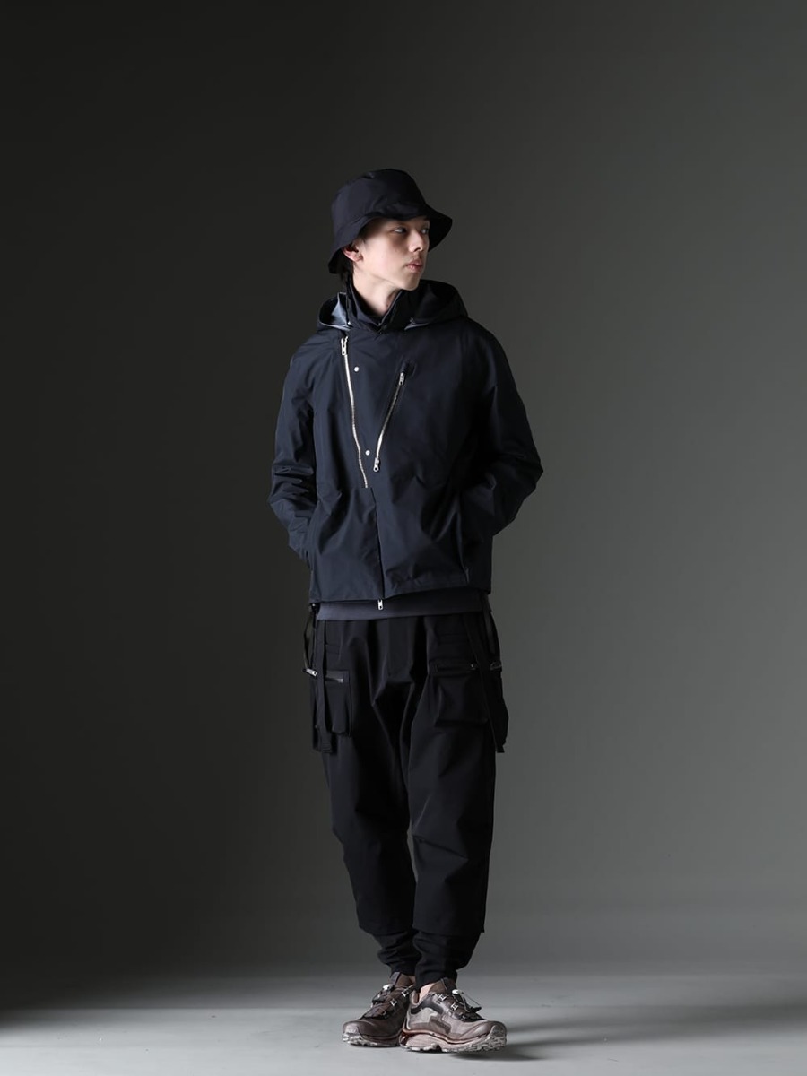 ACRONYM / DEVOA / 11 by Boris Bidjan Saberi 2023SS styling - Functional tech style with dark tones - The best tech style specializing in function - J68-GT(Rider Jacket) FJF-AGMH-Blue-Gray(Hight neck pullover cotton jersey Blue Gray) FC3-WS(Field Cover Hat) P23Q-DS(Wide Drawcord Trousers) BAMBA5-11XS-Dirty Gray(BAMBA5 11XS - Dirty Gray) - 1-001