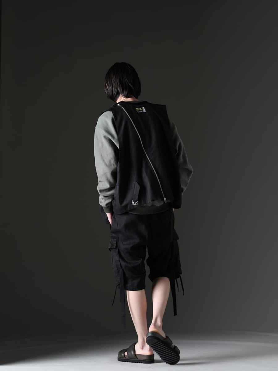TAKAHIROMIYASHITATheSoloist. / ink / WERKSTATT:MÜNCHEN / masnada / GUIDI 2023SS - Casual dressing with black as the main color - sj.0006bSS23(new two-way zip reverse odd vest.(solid)) ink23-04-Khaki(Military Reverse Sweat Khaki) M3501(Necklace charms) M3058(Drawstring Hem Bermudas) BRK03(Rubber Sole Sandal - Calf Full Grain - BRK03) - 1-004