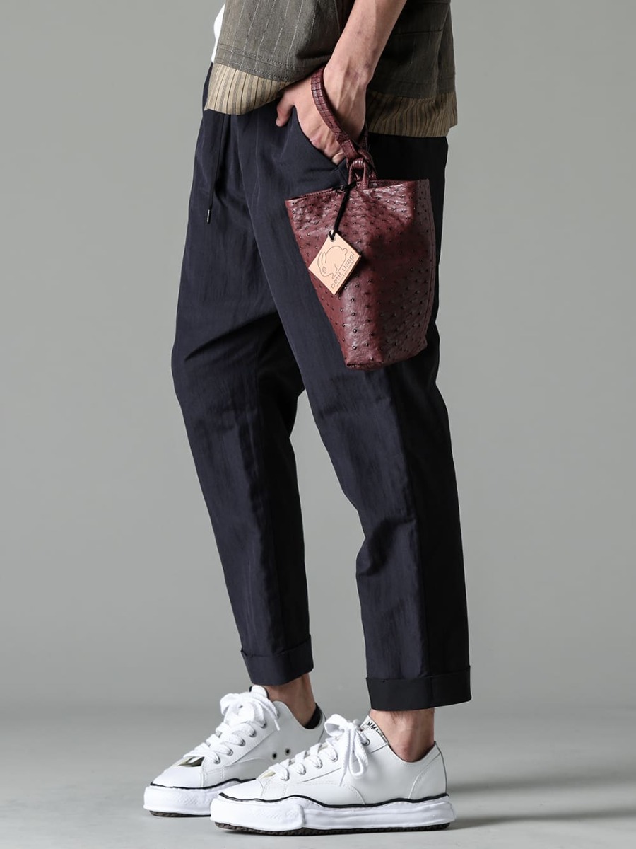 ZIGGY CHEN(ジギーチェン) 23SS(春夏) ブランドに縛られない自由な組み合わせ - PTN-PBSC-クロップド スリム パンツ シルク ペーパー コットン - A06FW736-white-ピーターソン レザー ロートップ スニーカー White 3-001