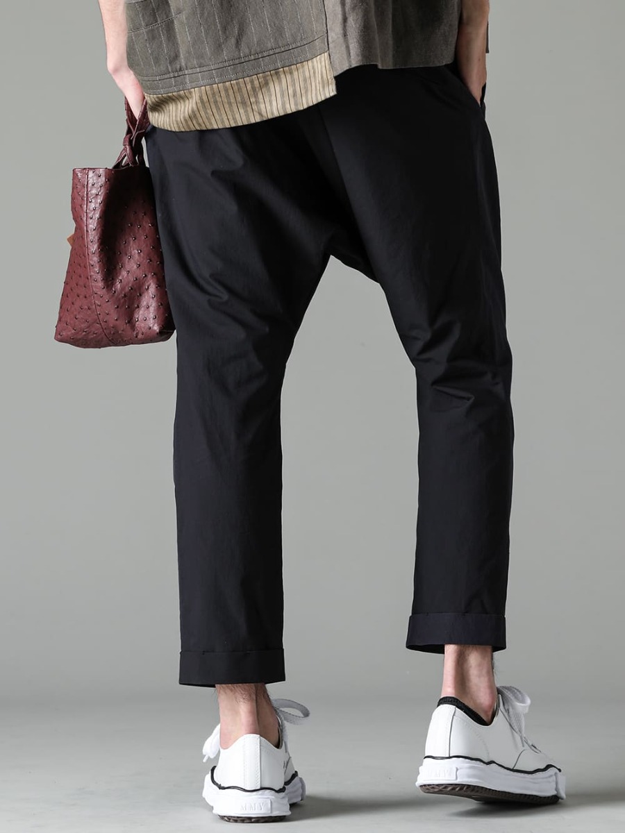 ZIGGY CHEN(ジギーチェン) 23SS(春夏) ブランドに縛られない自由な組み合わせ - PTN-PBSC-クロップド スリム パンツ シルク ペーパー コットン - A06FW736-white-ピーターソン レザー ロートップ スニーカー White 3-002