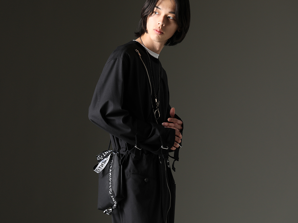 タカヒロミヤシタザソロイスト. / ワークスタッドミュンヘン / ラミダス ブランドらしい個性的なディテールを落とし込んだオーバーオール - sj.0009bSS23(ニューロングジョンオーバーオール ソリッド) M3940(ネックレス ミックス + キーリング) B008030(RAMIDUS 2WAY トートバッグ M) - 2-002