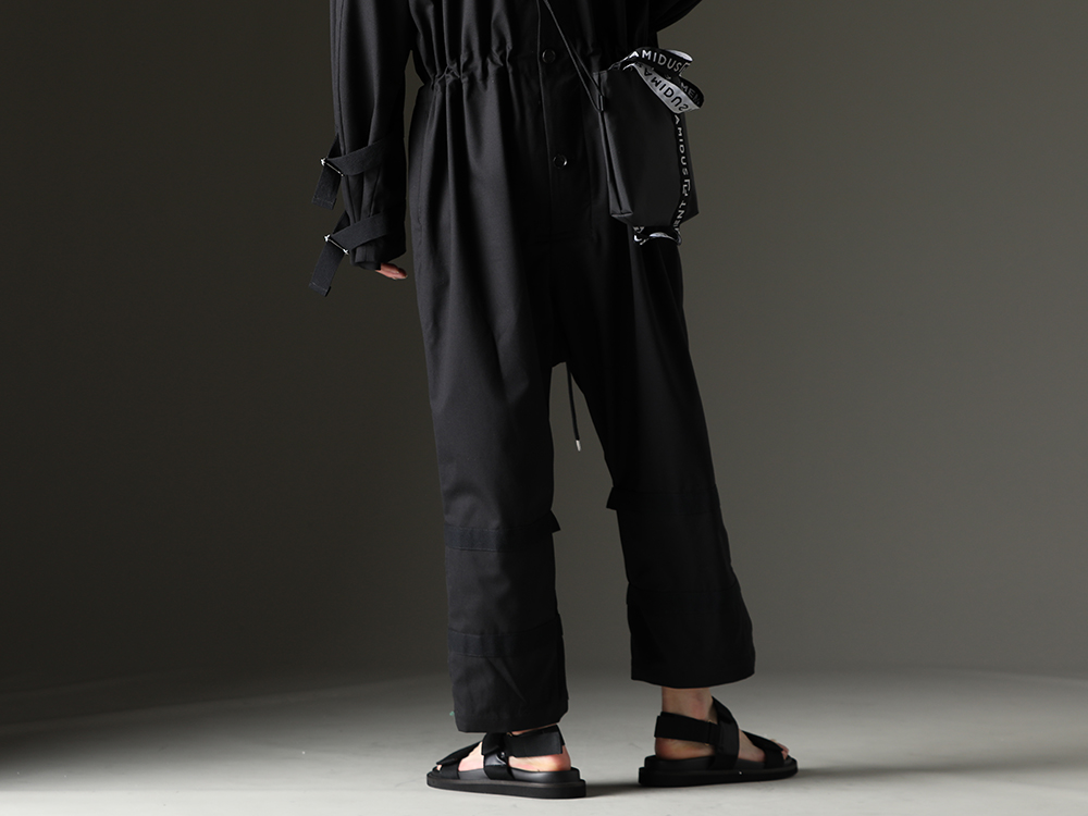 タカヒロミヤシタザソロイスト. / ユマ・ワン ブランドらしい個性的なディテールを落とし込んだオーバーオール - sj.0009bSS23(ニューロングジョンオーバーオール ソリッド) US9561-Black(メンズ サンダル ブラック) - 2-011