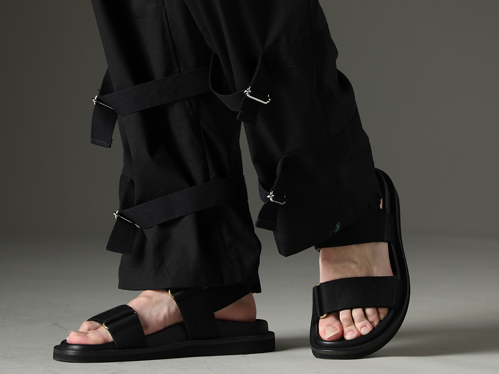 ユマ・ワン 男らしさを感じさせる腰巻きスタイル - US9561-Black(メンズ サンダル ブラック) - 3-008