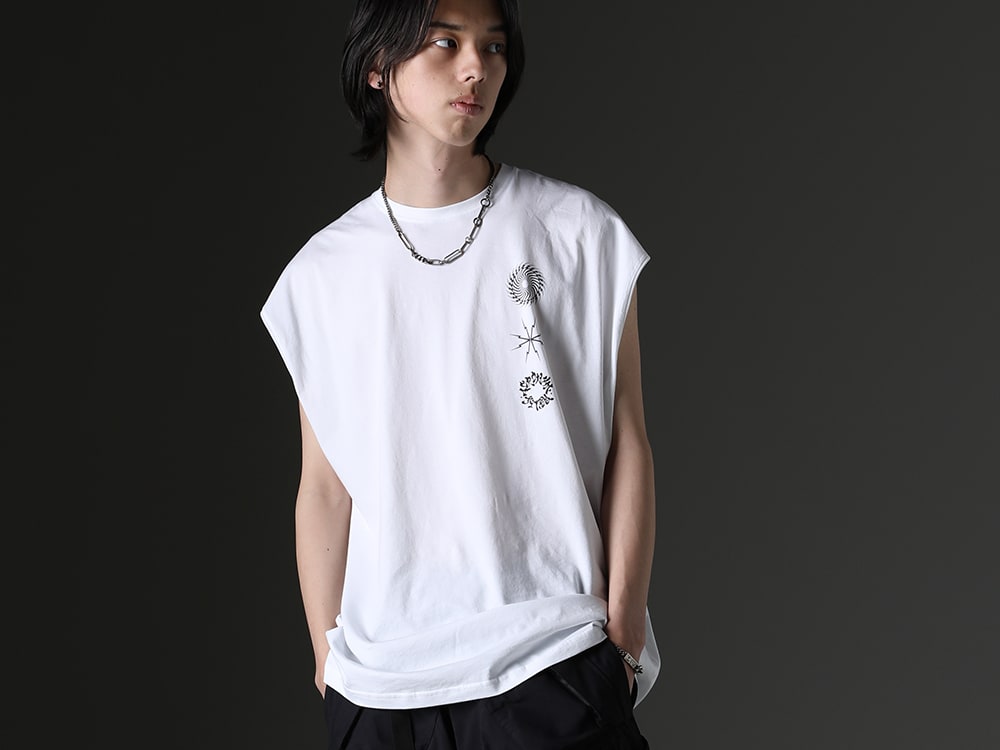 ACRONYM / WERKSTATT:MÜNCHEN - Optimal balance with minimal shoulder exposure for comfortable standalone wear! ACRONYM's sleeveless T-shirt! - S25-PR-C-White(Sleeveless T-shirt White) M3961(CHOKER TRACE LINKS) M2481(Bracelet Tag Faith Love Hope) - 2-001