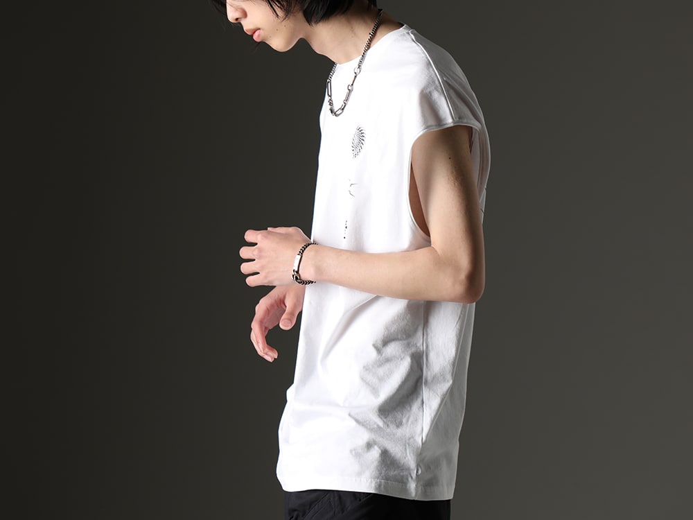 ACRONYM / WERKSTATT:MÜNCHEN - Optimal balance with minimal shoulder exposure for comfortable standalone wear! ACRONYM's sleeveless T-shirt! - S25-PR-C-White(Sleeveless T-shirt White) M3961(CHOKER TRACE LINKS) M2481(Bracelet Tag Faith Love Hope) - 2-002