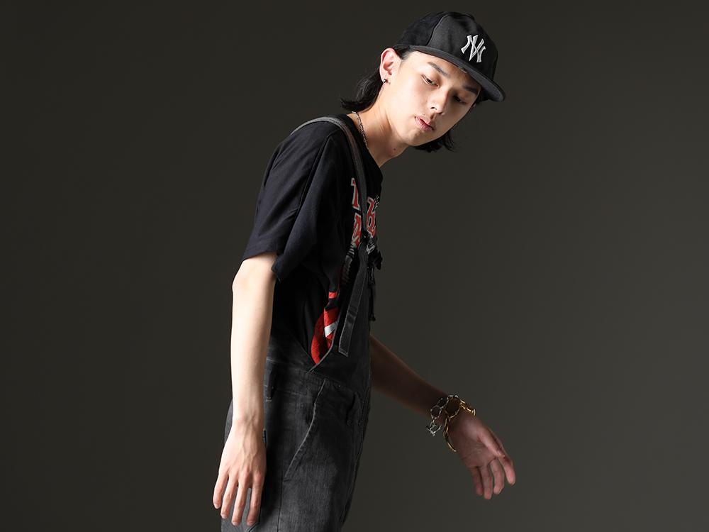 ink / NVCLEAR / Gerochristo / TAKAHIROMIYASHITATheSoloist. / D.HYGEN - D.HYGEN overalls have a strong presence. - ink23-07-M-3(Crack S/S T-shirt - M3) NV_002-Black-Dye(
NV LOGO FR ARMY COTTON CAP BLACK DYE) GP3(Cross Pendant) GN1-50(Handmade Chain Necklace 50cm) sa.0037SS23-Gold(bone shaped carabiner bracelet.-L- Gold) sa.0036SS23-Silver(Bone Shaped Carabiner Bracelet.-S- Silver) ST107-1423S-Charcoal(Hyper Stretch Cotton Denim Cargo Overalls Charcoal) - 3-002