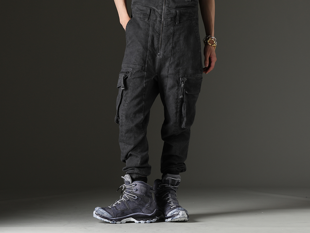 D.HYGEN / 11 by Boris Bidjan Saberi - D.HYGEN overalls have a strong presence. - ST107-1423S-Charcoal(Hyper Stretch Cotton Denim Cargo Overalls Charcoal) BOOT2-GTX-BLACK-DYE-001(BOOTS2-GTX-BLACK-DYE-001) - 3-004