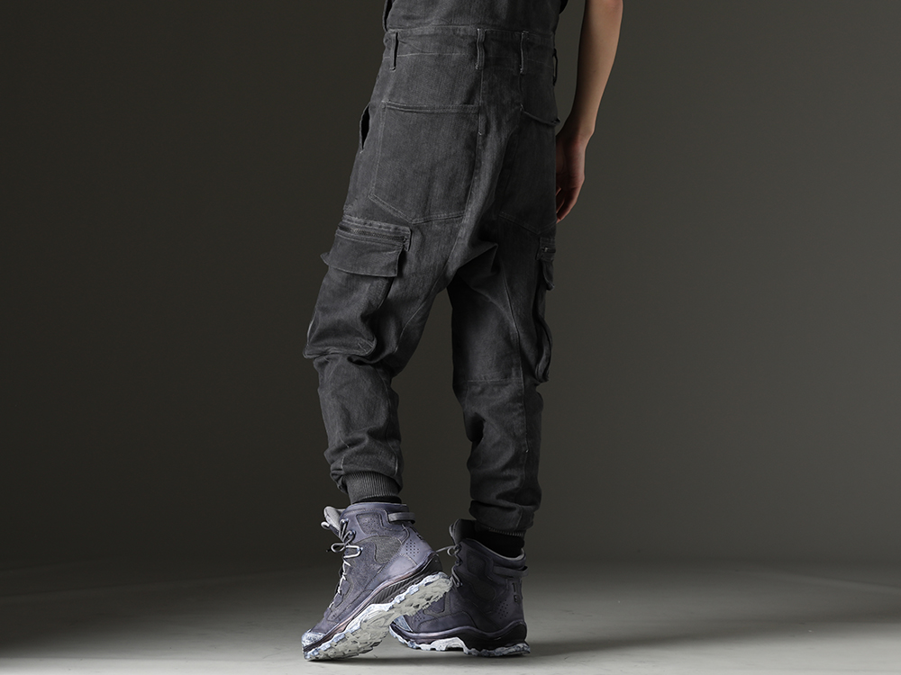 D.HYGEN / 11 by Boris Bidjan Saberi - D.HYGEN overalls have a strong presence. - ST107-1423S-Charcoal(Hyper Stretch Cotton Denim Cargo Overalls Charcoal) BOOT2-GTX-BLACK-DYE-001(BOOTS2-GTX-BLACK-DYE-001) - 3-006