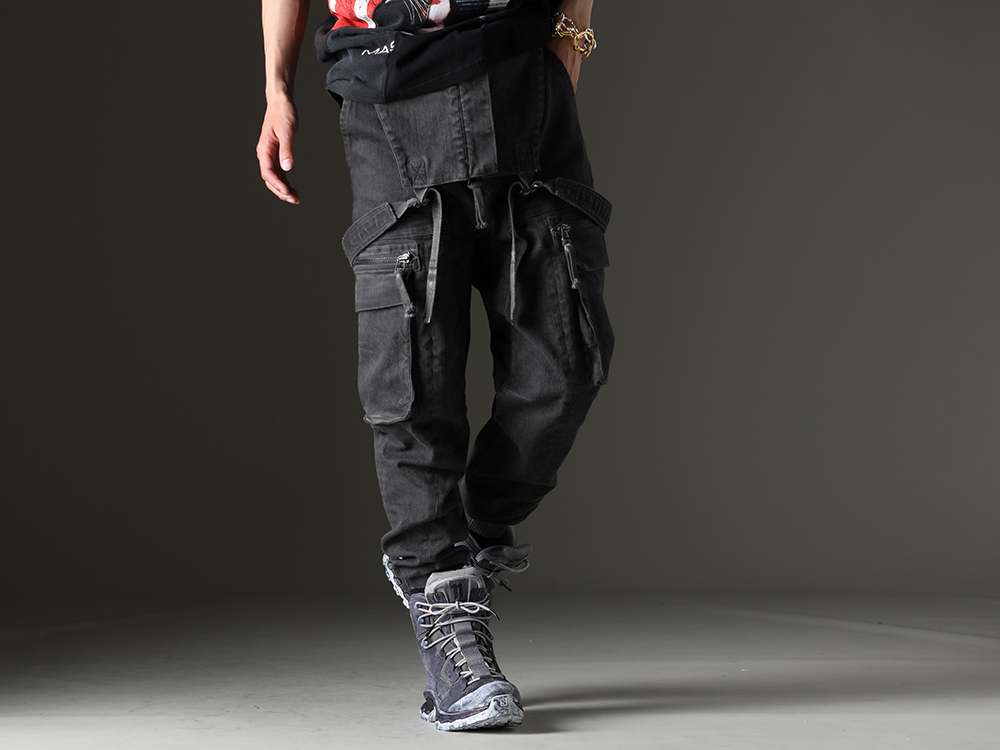 D.HYGEN / 11 by Boris Bidjan Saberi - D.HYGEN overalls have a strong presence. - ST107-1423S-Charcoal(Hyper Stretch Cotton Denim Cargo Overalls Charcoal) BOOT2-GTX-BLACK-DYE-001(BOOTS2-GTX-BLACK-DYE-001) - 3-009