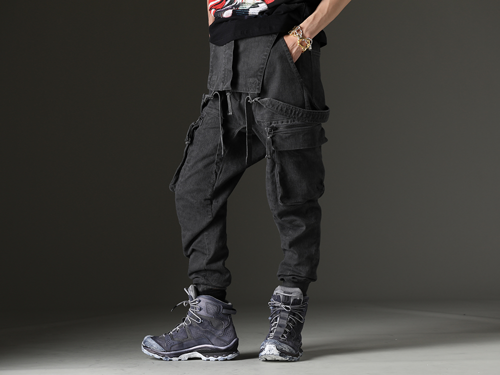 D.HYGEN / 11 by Boris Bidjan Saberi - D.HYGEN overalls have a strong presence. - ST107-1423S-Charcoal(Hyper Stretch Cotton Denim Cargo Overalls Charcoal) BOOT2-GTX-BLACK-DYE-001(BOOTS2-GTX-BLACK-DYE-001) - 3-010