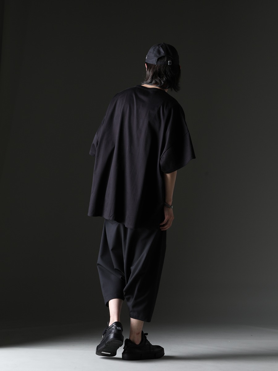 Ground Y / Yohji Yamamoto / WERKSTATT:MÜNCHEN / GUIDI - Spring and summer fashion with black as the main color and red as the focal point - GI-T13-024(Dolman Sleeve with Rounded Hem T-shirt) HZ-H88-972(New Era × Yohji Yamamoto 930CS YY Dahlia) M3961(CHOKER TRACE LINKS) M2481(Bracelet Tag Faith Love Hope) M2033(Bracelet Double Chain Sculpture) GI-P02-100(Front Tuck Sarouel Pants) GJ02-BLKT(Laced Up Boots - Horse Full Grain Leather - GJ02) - 1-003