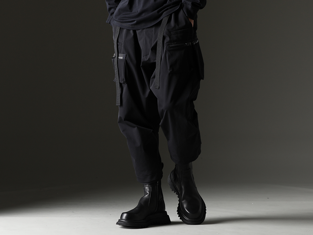 アクロニウム / ユリウス - シンプルなブラックが使いやすいエンジニアブーツ - P23Q-DS(Wide Drawcord Trousers) 807FWM2(カウスキン サイドジップブーツ) - 4-002