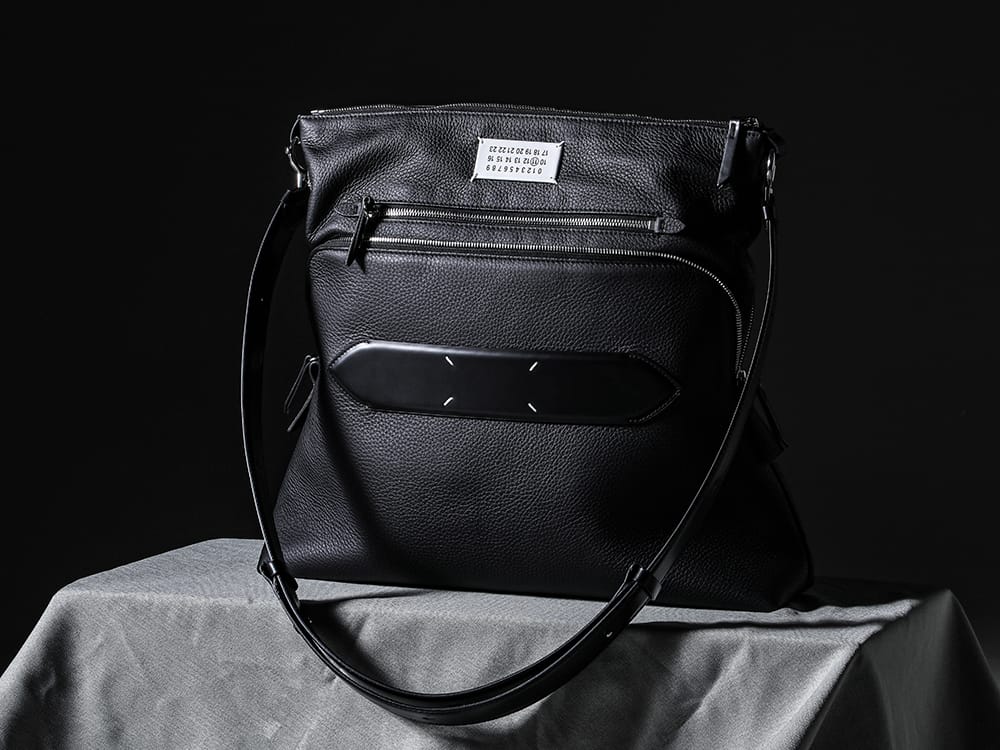 Maison Margiela 2023SS - 画像の詳細(スタイリング全体の詳細) A Versatile 4-Way Design Bag that Balances Utility and Style - SB1WG0004 - ソフト 5AC マルチファンクション バッグ ラージ 1-001