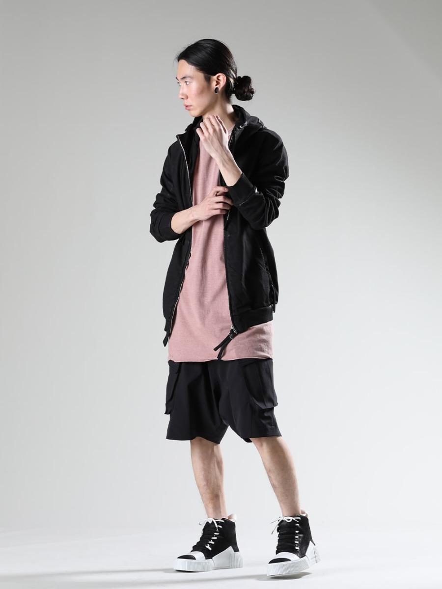 DEVOA(デヴォア) Boris Bidjan Saberi(ボリス・ビジャン・サベリ) 23SS(春夏) ショートパンツの季節ごとのスタイリング - ZIPPER4.1 ZIPPER4.1 TS-ONE-PIECE.-RF-F035 TS ONE PIECE. RF F035 PTI-SDDH カーゴ ショートパンツ シェラー ダイナミック 202-BAMBA1.1 バンバ 1.1 ブラック Y ライトグレー / ホワイト ソール 3-004