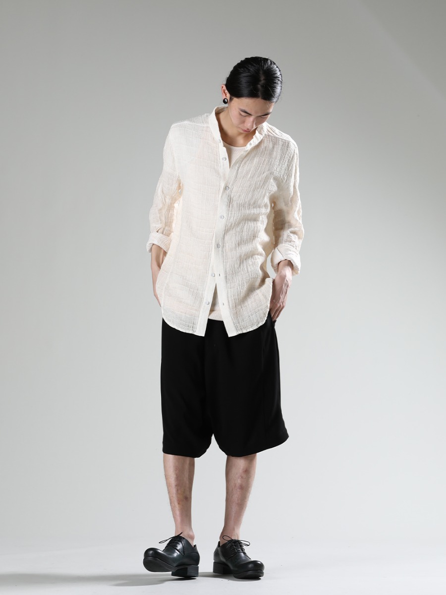 DEVOA D.HYGEN EMATYTE 23SS Styling Samples - ST102-0423S-Dusty-White Crack Jacquard Linen Cold Dye Band Collar Shirt Dusty White ST101-1123S-Dusty-White Cotton and Rayon Ribbed Tank Top Dusty White PTN-SPDH Short pants Matt Polyester D310-Antique-Bronze Derby Shoes Horse leather Culatta Antique 3-004