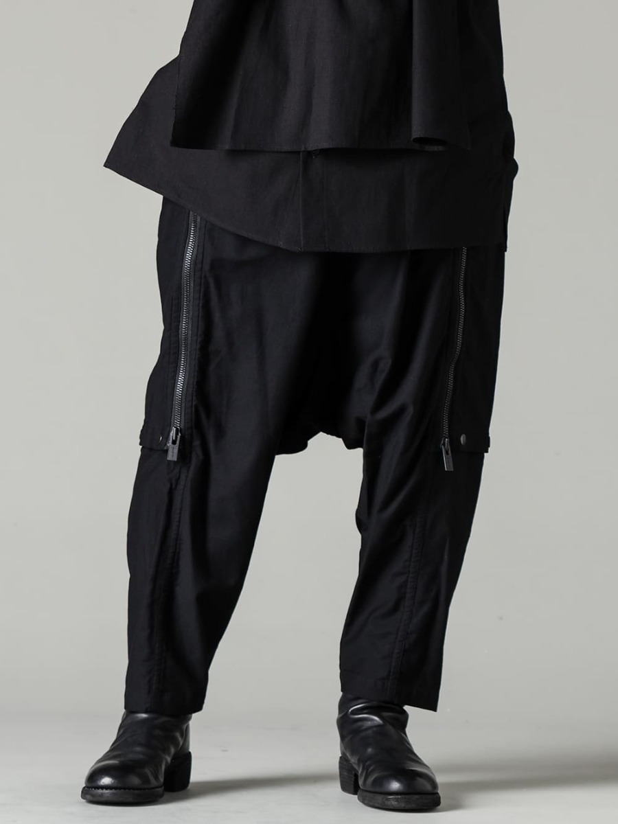 Yohji Yamamoto 23-24AW (Autumn/Winter) Yohji Yamamoto - 23-24AW (Autumn/Winter) collection Style #1. 1-009