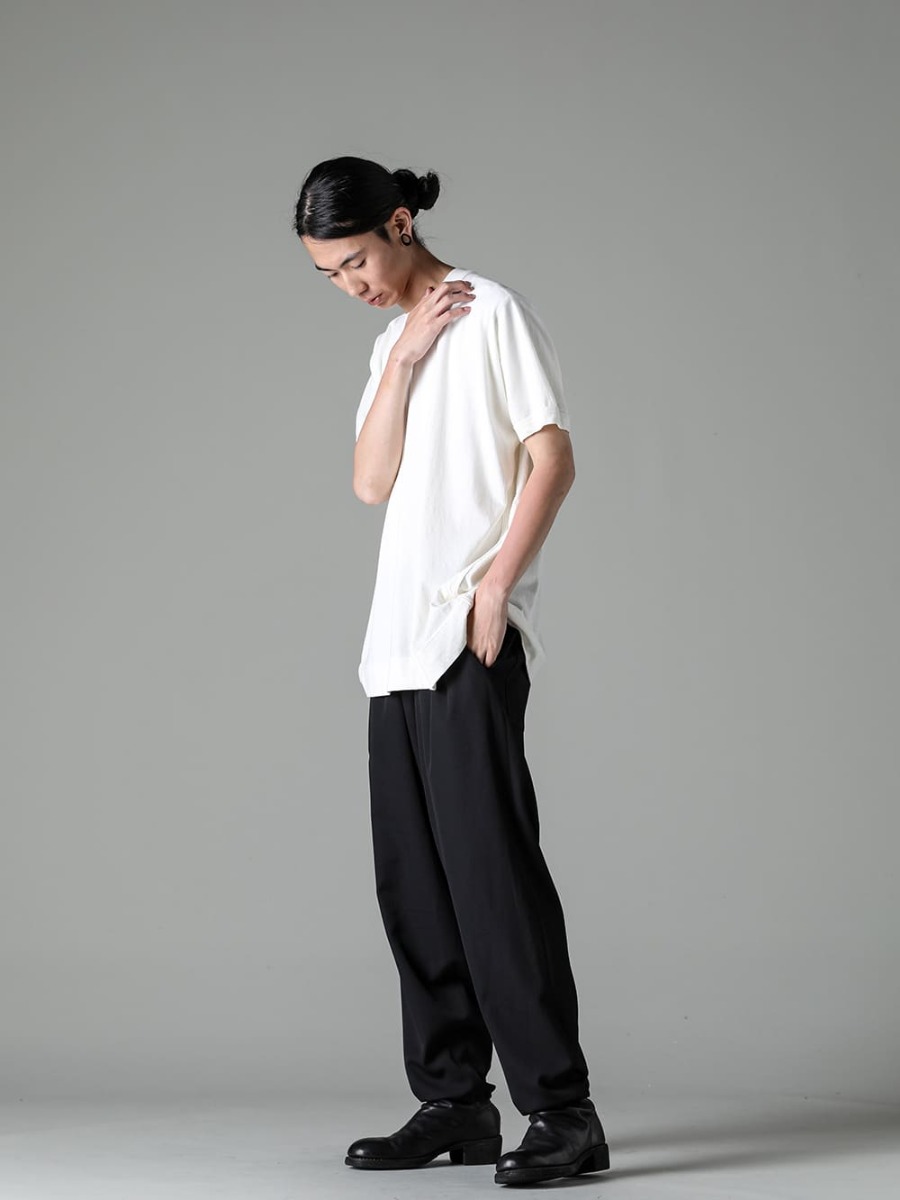 Yohji Yamamoto - 23-24AW (Autumn/Winter) Yohji Yamamoto - 23-24AW (Autumn/Winter) collection Style #2. 2-002