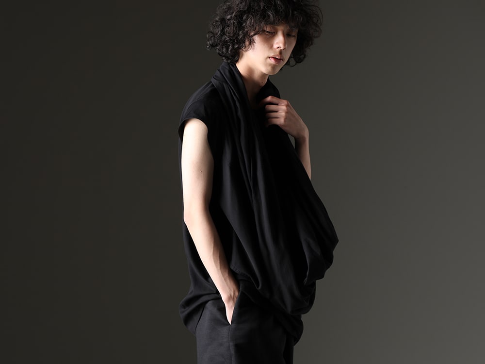 Julius - A Transformative Pullover Shirt in Black, Off-White, and Gray - 819SHM3-black(Rayon/Cotton Cloth Drape Neck Pullover Black) - 2-003