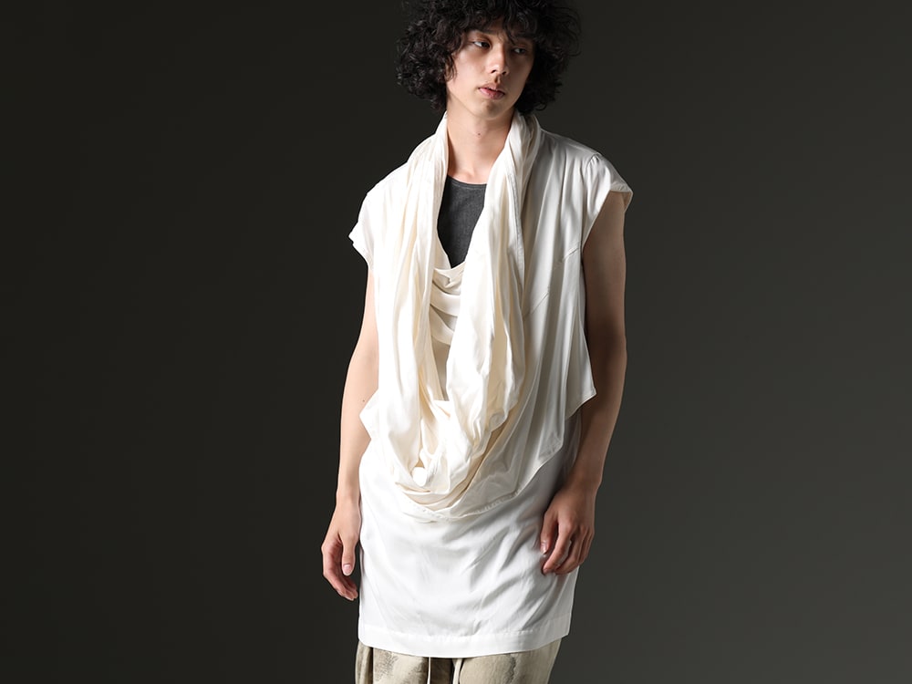 Julius - A Transformative Pullover Shirt in Black, Off-White, and Gray - 819SHM3-offwhite(Rayon/Cotton Cloth Drape Neck Pullover Off White) - 2-007