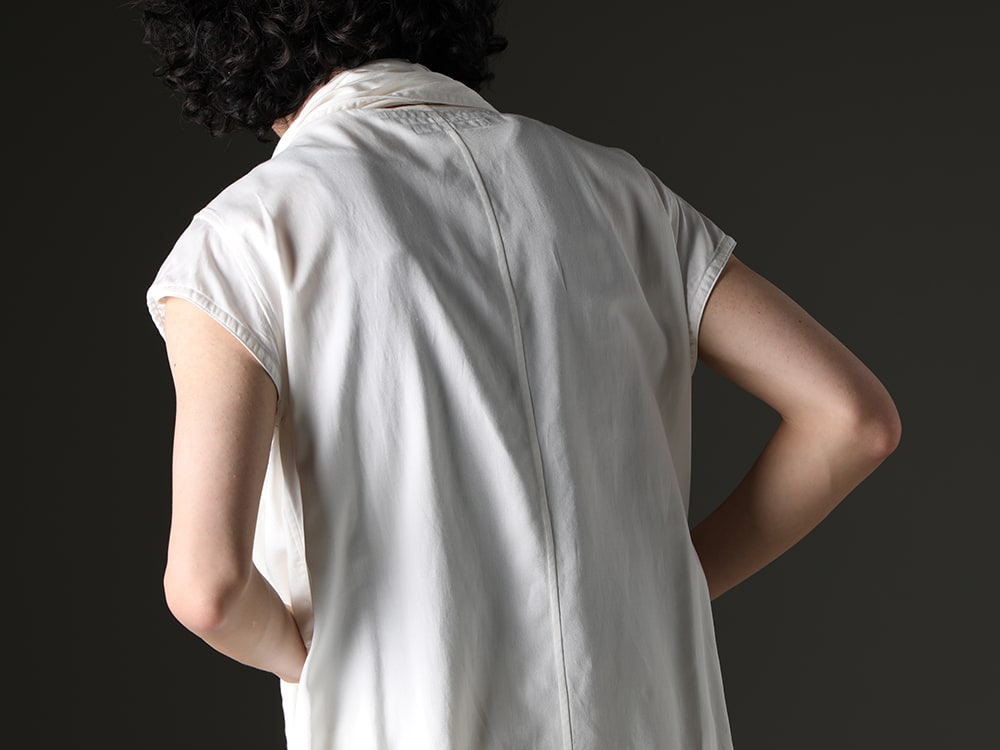 Julius - A Transformative Pullover Shirt in Black, Off-White, and Gray - 819SHM3-offwhite(Rayon/Cotton Cloth Drape Neck Pullover Off White) - 2-011