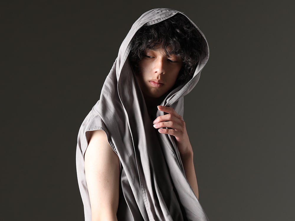 Julius - Utilizing the Hoodie Design for Further Variation - 819SHM3-gray(Rayon/Cotton Cloth Drape Neck Pullover Gray) - 3-012