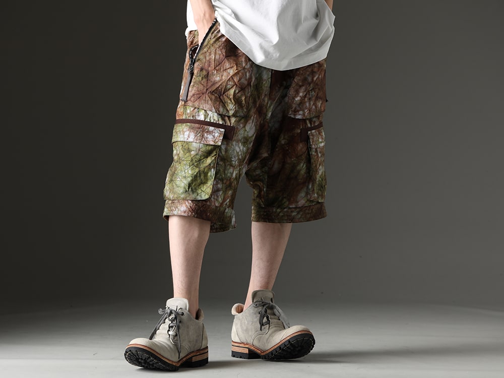 D.HYGEN - Short pants produced by the all-over pattern design that attracts the eye. - ST107-1223S-Stream-Sand(Uneven Dyed Nylon Ox Cargo Shorts Stream Sand) ST109-0122S-Dusty-White(Horse Leathe Sneaker Derbyy Shoes Dusty White) - 3-001