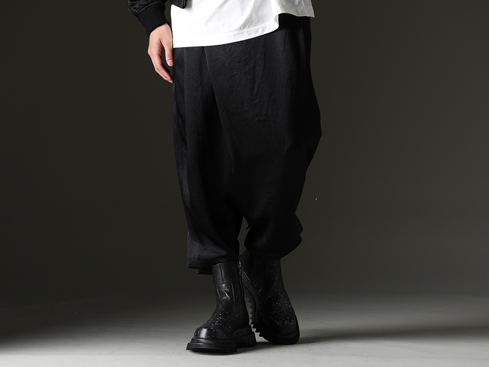 JULIUS - The second item from the JULIUS 2023 PF collection is now available!  It is now available in stores and by mail order! - 827PAM3(Acetate Vintage Satin Wrap Pants) - 1-009