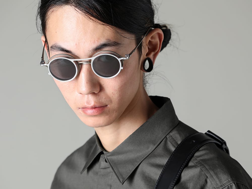 RIGARDS 2023SS Adding a twist to a simple short-sleeve shirt with accessories  - RG2001TVA-Gold-Silver-D.Gray - RIGARDS collaboration sunglasses 2-005