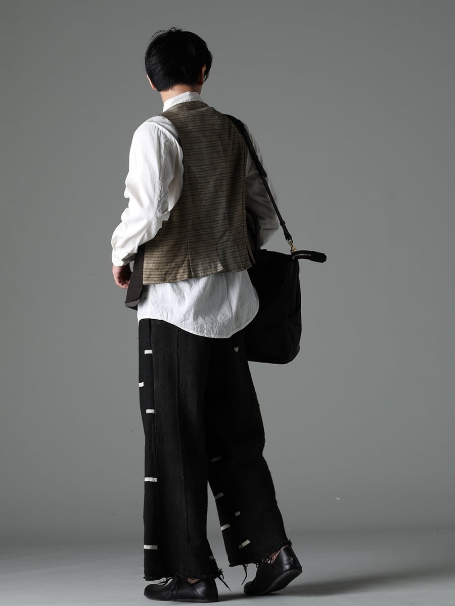 OLUBIYI THOMAS PETROSOLAUM cornelian taurus NOUSAN ZIGGY CHEN 23SS styling African style of men's fashion with individuality and charm - shirtRegular collar shirt 0M2310101 selvedge double breasted vest 2507.94-1 Wide leg drawstring trousers #1 81111-5PO04 JAN JAN VAN ESSCHE X PETROSOLAUM babouche co22sskh010 Keyhole Boston Cow Mineral 1-003