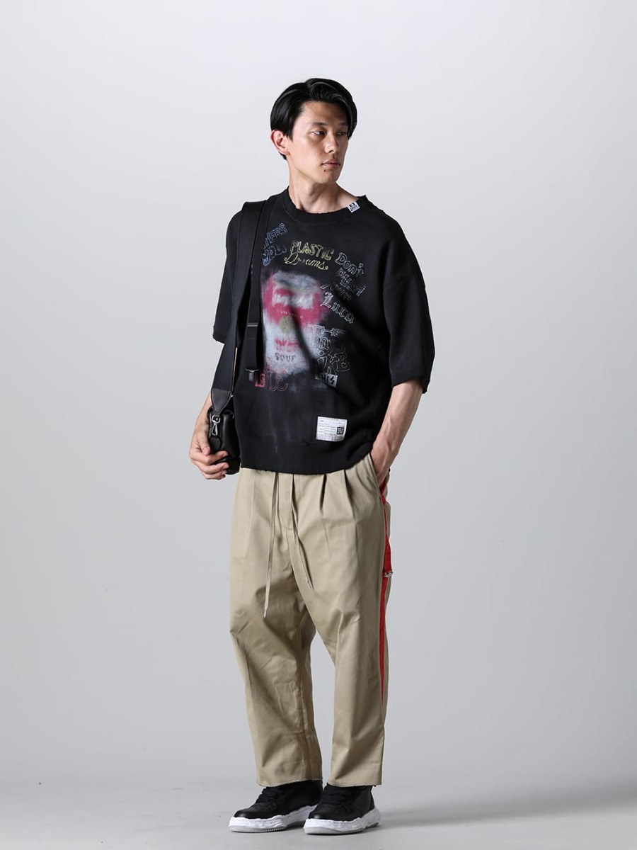 TAKAHIROMIYASHITATheSoloist - TAKAHIROMIYASHITATheSoloist. 2023SS styling - A casual style that feels rough yet detailed. Add uniqueness to a casual style worn casually. - sp.0011SS23-Khaki-Red - side tape adjustable length 2 tucks work pant. Khaki x Red - A10TS681-Black - Suspender Tee - SB1WB0002 - Glam Slam Camera Bag - A07FW701-Black - WAYNE high - original sole leather High-Top sneakers Black 1-001