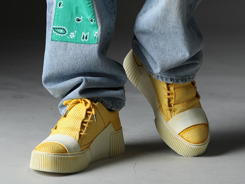 BORIS BIDJAN SABERI - Creating a vibrant style with pants and shoes in vitamin colors. - BAMBA2.1-PERFORATED-LEATHER-WHITE-SOLE(BAMBA2.1 PERFORATED LEATHER / WHITE SOLE) - 3-005