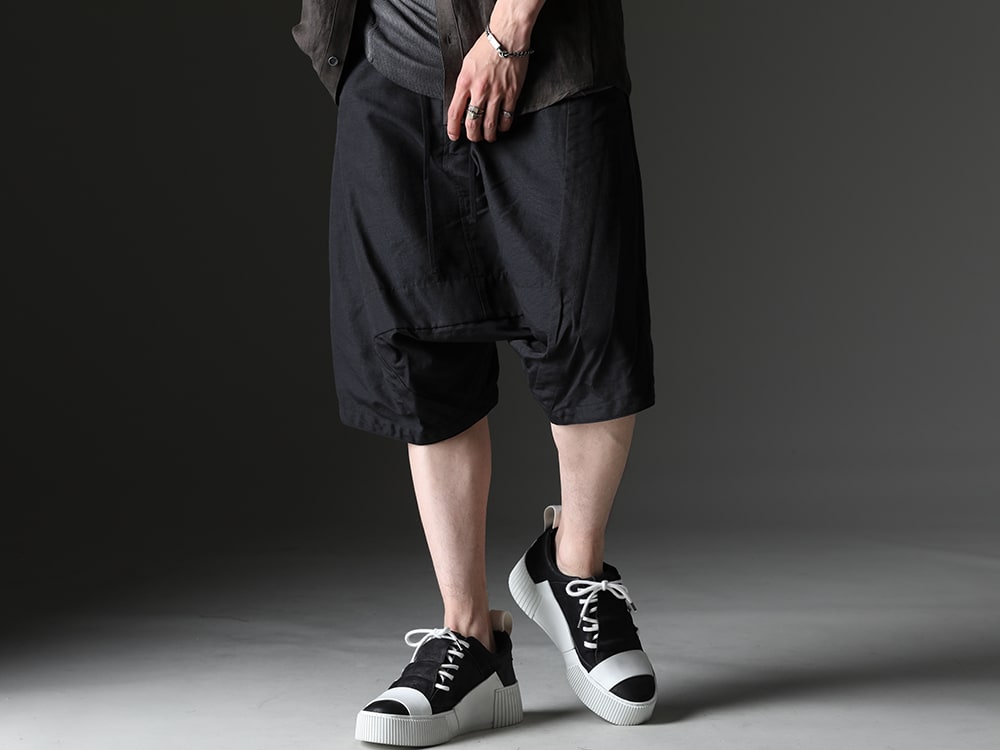 Julius / BORIS BIDJAN SABERI - From the prefall collection, we selected sarouel shorts with grosgrain fabric - 827PAM8(Nylon/Cotton Grosgrain Sarrouel Shorts) BAMBA2.1-LEATHER-WHITE-SOLE(BAMBA2.1 LEATHER / WHITE SOLE) - 3-001