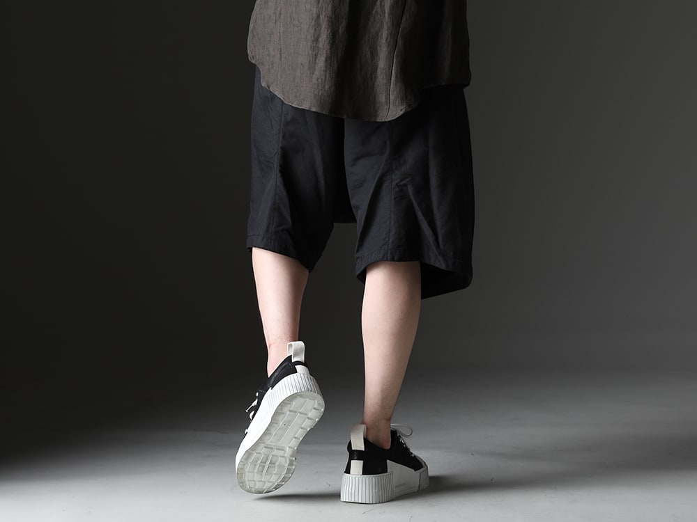 Julius / BORIS BIDJAN SABERI - From the prefall collection, we selected sarouel shorts with grosgrain fabric - 827PAM8(Nylon/Cotton Grosgrain Sarrouel Shorts) BAMBA2.1-LEATHER-WHITE-SOLE(BAMBA2.1 LEATHER / WHITE SOLE) - 3-003